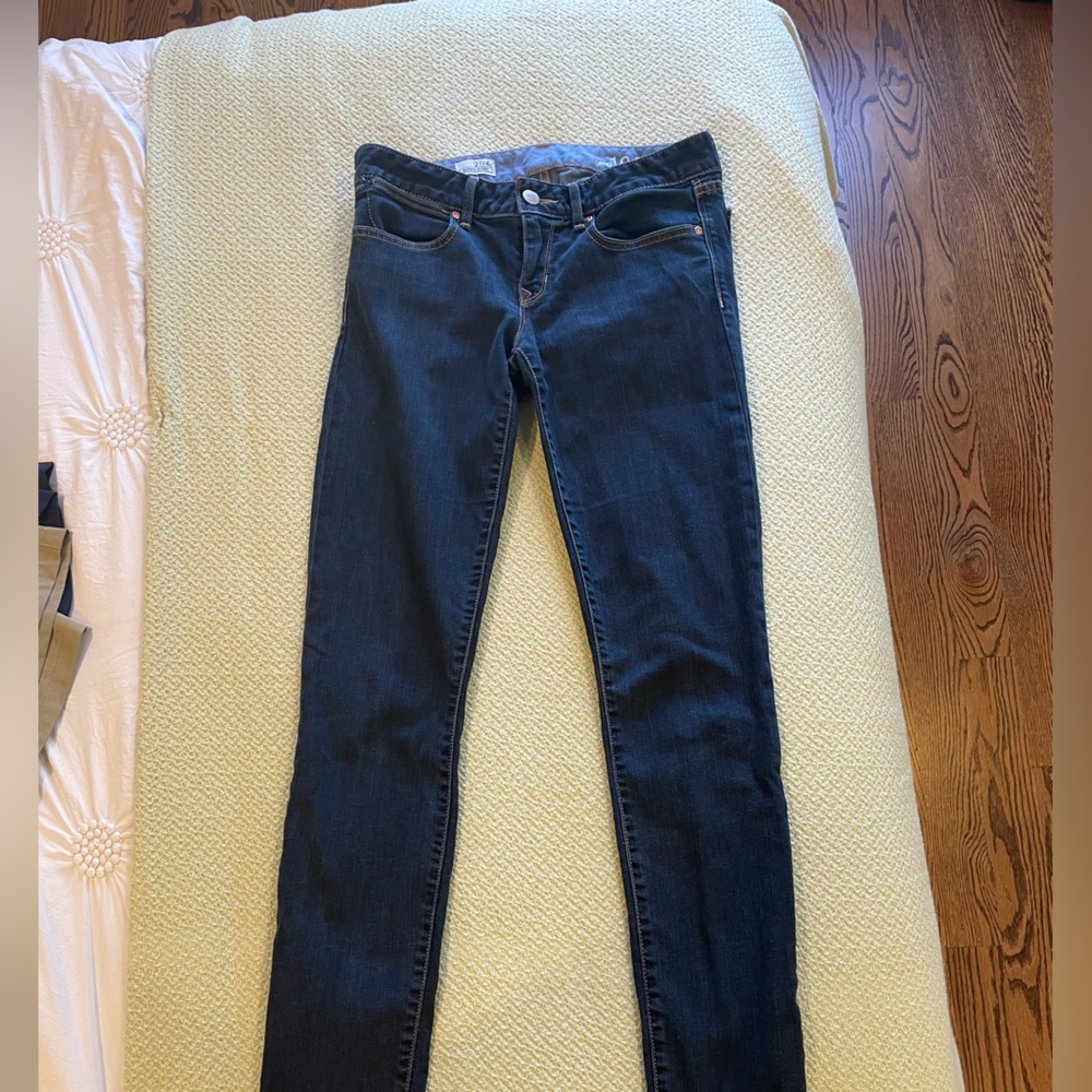 Gap jeans. Darker blue. Sz 27/4L. Very flattering!